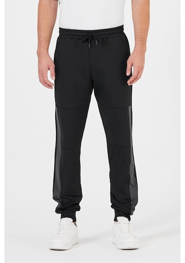 Erkek Siyah Standart Fit Normal Kesim Paça Ribanalı Cepli Rahat Jogger Eşofman Altı Siyah