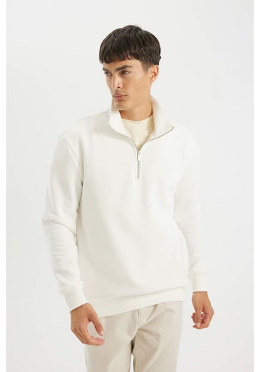 DeFacto Comfort Regular Fit Rahat Kalıp Fermuarlı Dik Yaka Basic Düz Sweatshirt X7405AZ24AUWT32 DeFacto Comfort Regular Fit Rahat Kalıp Fermuarlı Dik Yaka Basic Düz Sweatshirt X7405AZ24AUWT32