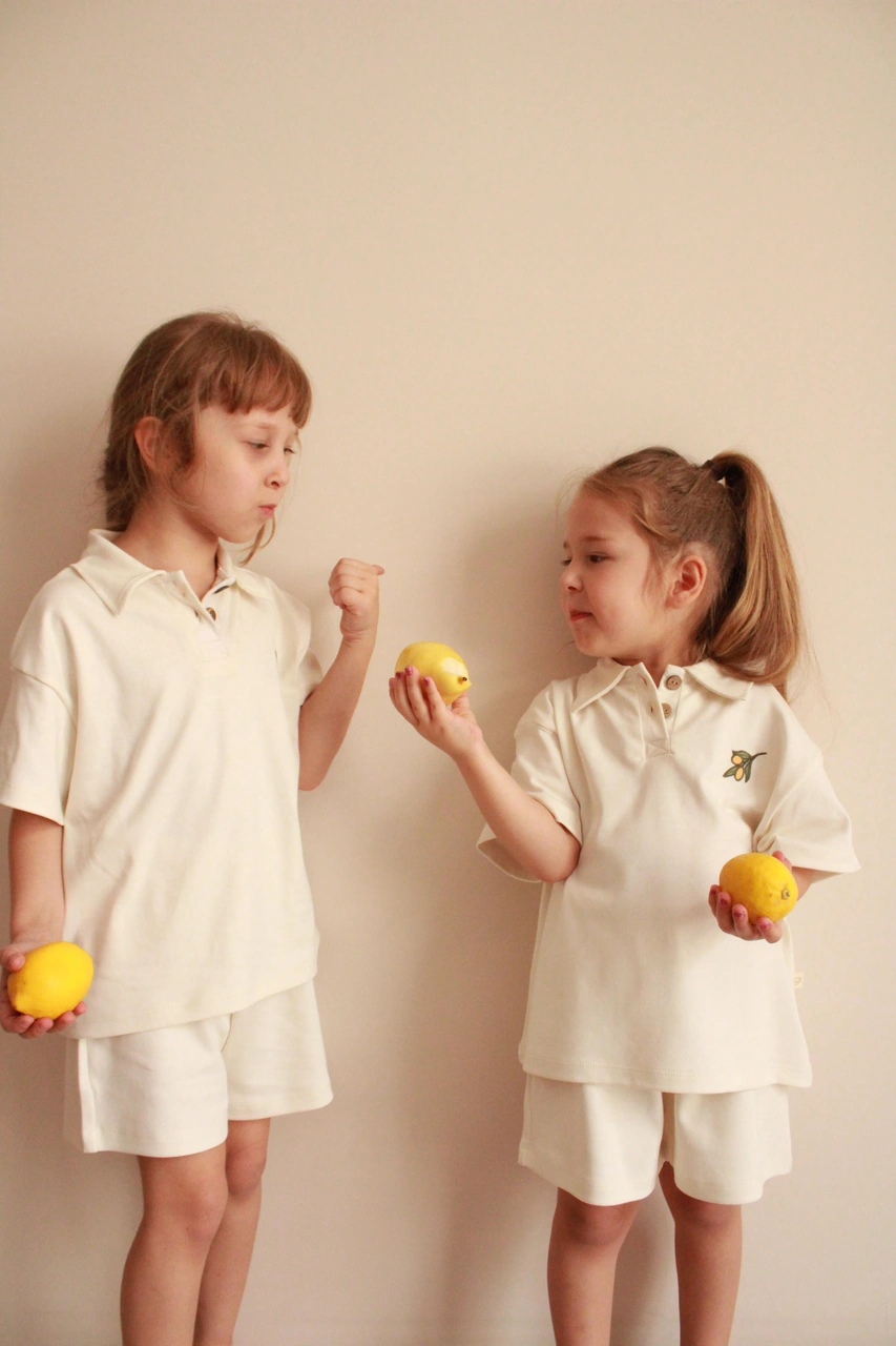 Zeytin Nakışlı Polo Yaka Şortlu Takım Ekru