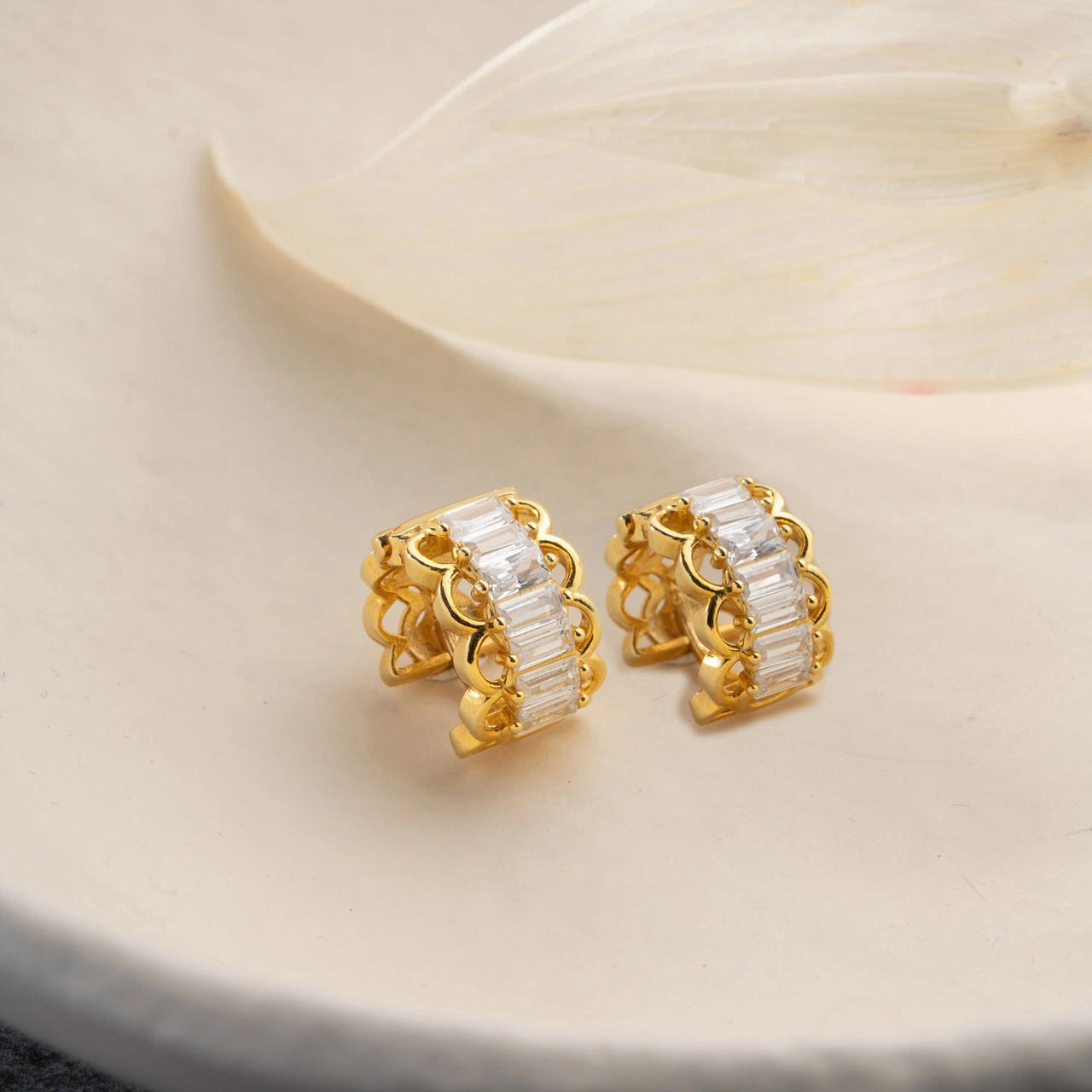 925 Ayar Gümüş Baget Taşlı Minimal Gold Halka Küpe Altın