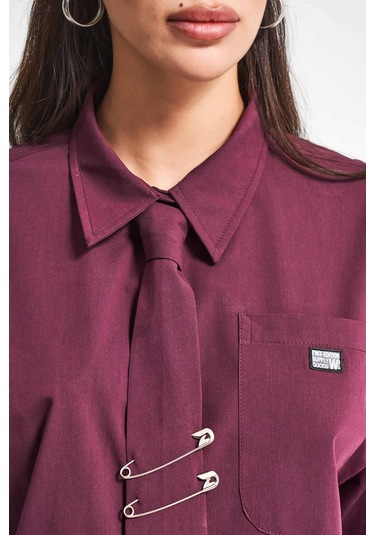 Itsbasic Kadın Bordo Renk Kravatlı Tasarım Bol Kesim Gömlek