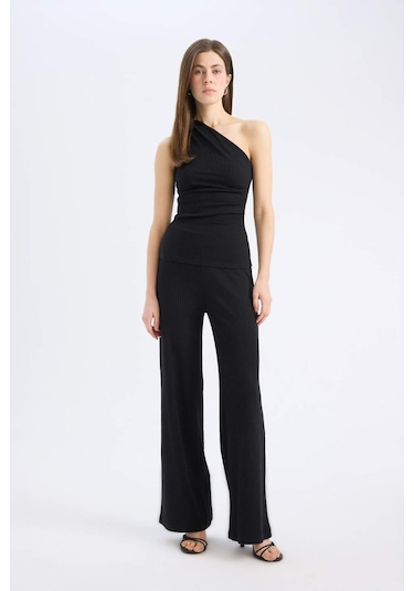 DeFacto Slim Fit Dar Kesim Fitilli Kaşkorse Basic Düz Pantolon E5783AX25SPBK81 DeFacto Slim Fit Dar Kesim Fitilli Kaşkorse Basic Düz Pantolon E5783AX25SPBK81