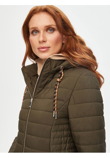 İçi Slogan Baskı Detaylı Renkli Kordonlu Kapitone Mont 69436 U6943654 Haki