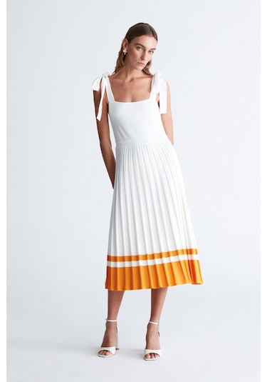 Styleboom X Peraluna Kelly Dress Askılı Bağlama Detaylı Rahat Kesim Midi Boy Yazlık Kadın Triko Elbise Ekru