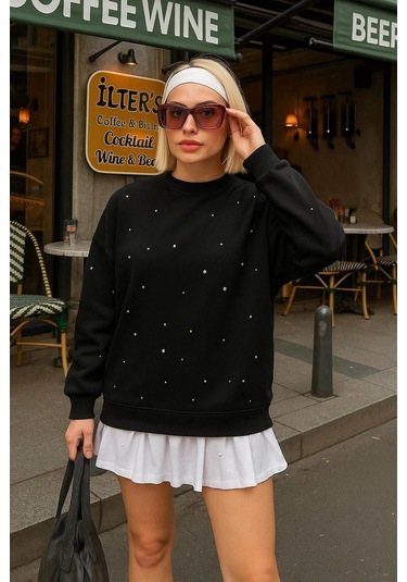 Fashion Friends Bisiklet Yaka Taşlı Siyah Kadın Sweatshirt 25k0099k1 SiYAH Fashion Friends Bisiklet Yaka Taşlı Siyah Kadın Sweatshirt 25k0099k1 SiYAH