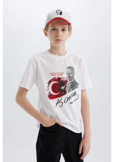 DeFacto Erkek Çocuk Bisiklet Yaka Atatürk Baskılı Kısa Kollu Tişört E0812A825SMWT34