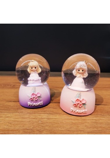 Küçük Boy Işıklı Kar Küresi Prenses Figürlü