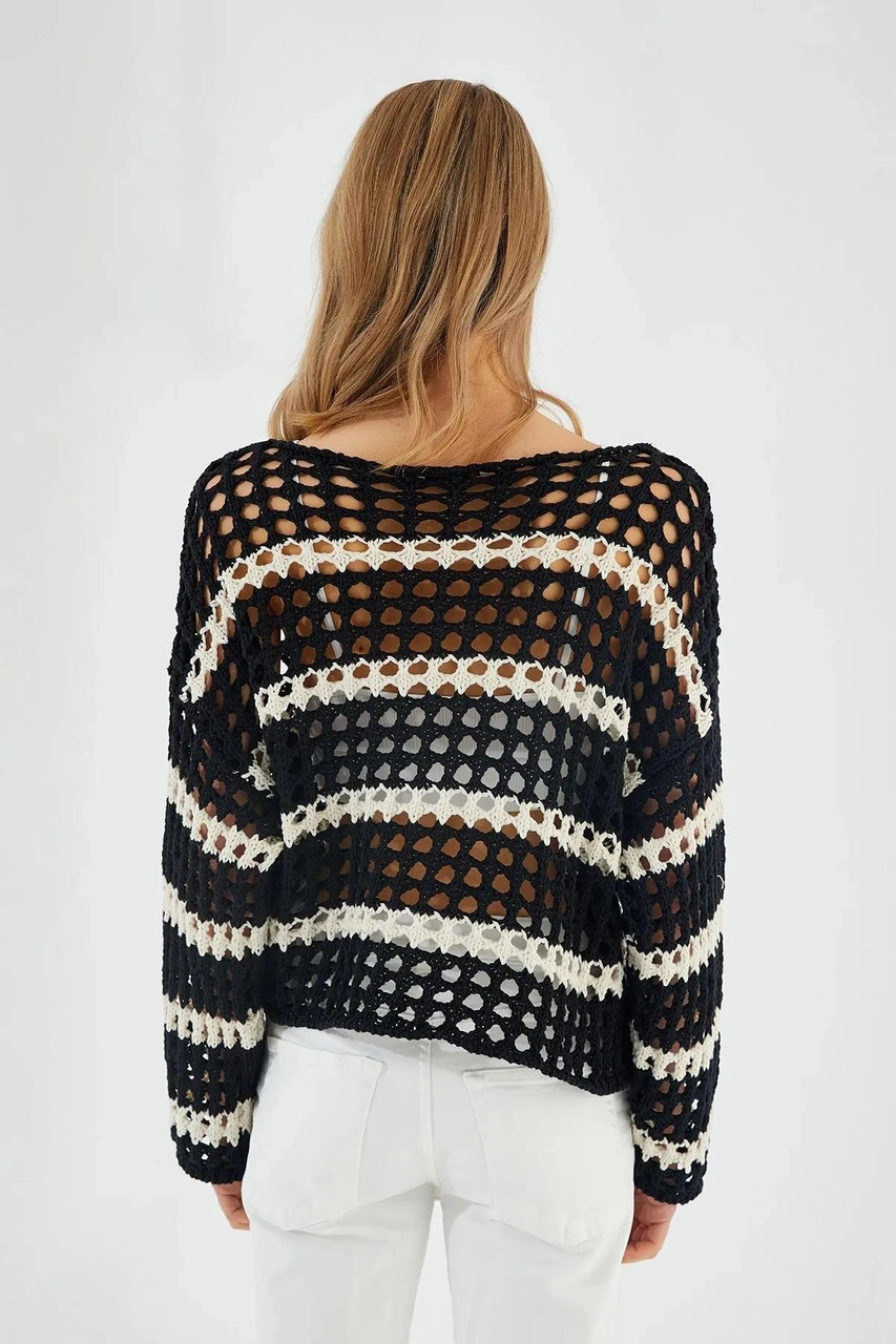 6877 Kadın Çizgili Ajurlu Kayık Yaka Triko Kazak Siyah Siyah