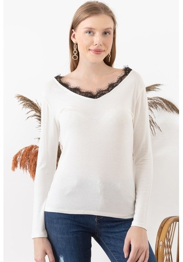 Kadın Ekru Dantel Detaylı V Yaka Bluz-Ekru