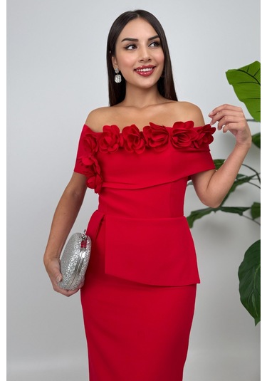 Vivenza Gül Detaylı Omuz Açık Kayık Yaka Uzun Kırmızı Abiye Elbise, Nişan Ve Davet Zarafeti Kırmızı