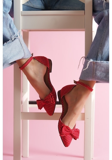 Misty Kırmızı Puantiyeli 2 Cm Topuklu Bilekten Bantlı Sivri Burun Günlük Babet Kırmızı