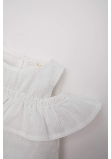 DeFacto Kız Bebek Bisiklet Yaka Flamlı Poplin Kısa Kollu Bluz E2849A525SMWT32 Beyaz DeFacto Kız Bebek Bisiklet Yaka Flamlı Poplin Kısa Kollu Bluz E2849A525SMWT32 Beyaz