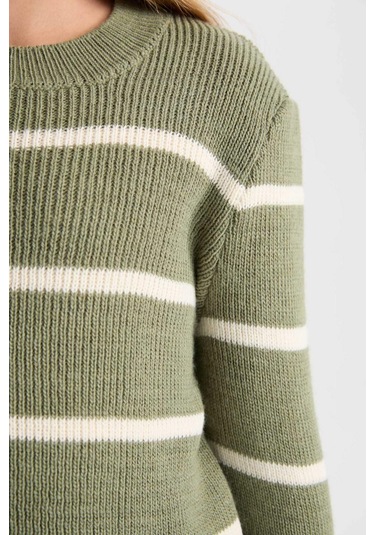 DeFacto Kız Çocuk Fitted Bisiklet Yaka Triko Kazak D1392A824WNKH488 Haki