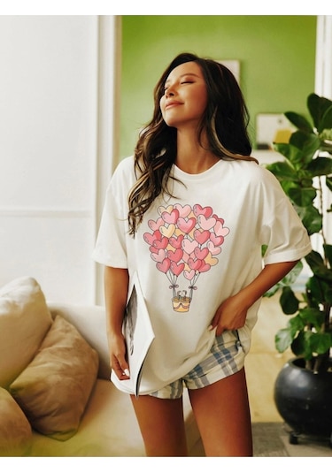Kadın Beyaz Oversize Hearth Baskılı T-shirt Beyaz