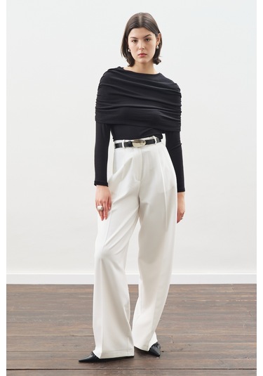 Büzgü Detaylı Bluz Siyah Siyah