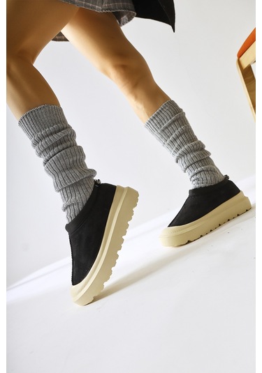 Katelyn Siyah Süet Kaplama Burunlu İçi Kürklü Ayakkabı 001