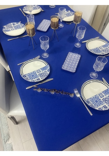 Sıvı Geçirmez Dertsiz Masa Örtüsü Çivit Mavisi