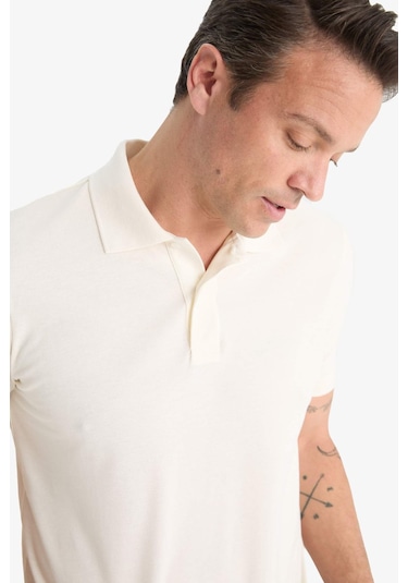 DeFacto Regular Fit Polo Yaka Kısa Kollu Basic Düz Pike Kumaş Tişört C1293AX24SPER98 DeFacto Regular Fit Polo Yaka Kısa Kollu Basic Düz Pike Kumaş Tişört C1293AX24SPER98
