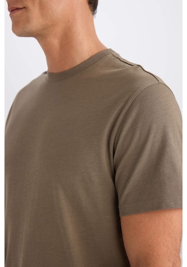 DeFacto %100 Pamuk New Regular Fit Bisiklet Yaka Basic Düz Kısa Kollu Tişört V7699AZ25SPKH207 DeFacto %100 Pamuk New Regular Fit Bisiklet Yaka Basic Düz Kısa Kollu Tişört V7699AZ25SPKH207