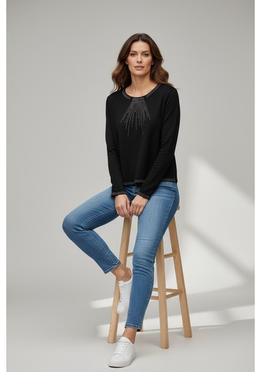 Kadın Yaka Ve Kol Ağzı Taşlı Etek Desenli Bluz Siyah