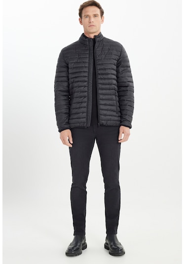 Erkek Sıyah Sıcak Tutan Standart Fit Normal Kesim Dik Yaka Yan Cepli Mont Siyah