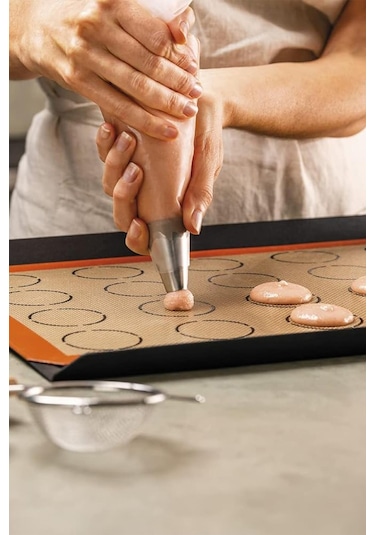 Oven Silikon Fırınlanabilir Pişirme Kağıdı 30x40 Cm Kendinden Yağlı Yıkanabilir Silpat Hamur Açma Matı Bordo - Beyaz