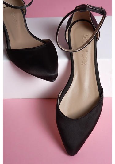 Misty Siyah Saten 2 Cm Topuklu Bilekten Bantlı Sivri Burun Günlük Babet Siyah Misty Siyah Saten 2 Cm Topuklu Bilekten Bantlı Sivri Burun Günlük Babet Siyah