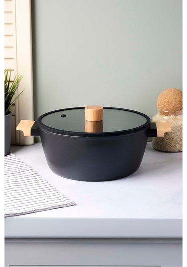 Cookwood Black İndüksiyon Tabanlı Ahşap Kulplu Kapaklı Seramik Derin Tencere 24 Cm Sıyah Siyah