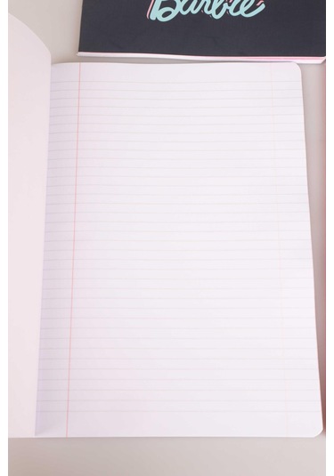 Dekomus İle Lisanslı Barbıe Tekli A4 60 Yaprak Çizgili Defter