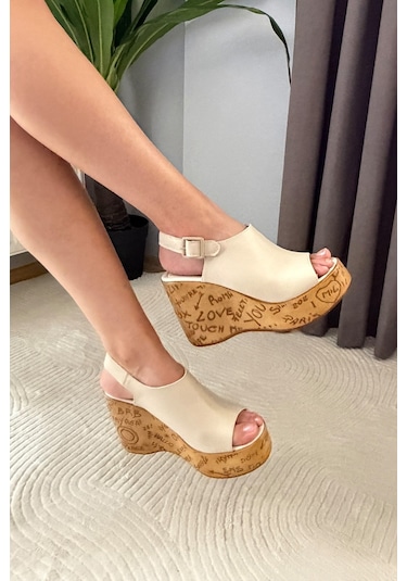 Preshley Kadın Pure Bej 10 Cm Dolgulu Yazılı Mantar Taban Ayakkabı