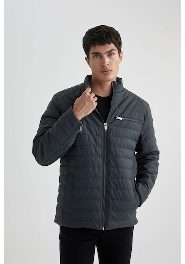 DeFacto Su İtici Slim Fit Suni Deri Mont Dar Kesim Dik Yaka Fermuarlı Cepli B3568AX24SPAR231 DeFacto Su İtici Slim Fit Suni Deri Mont Dar Kesim Dik Yaka Fermuarlı Cepli B3568AX24SPAR231