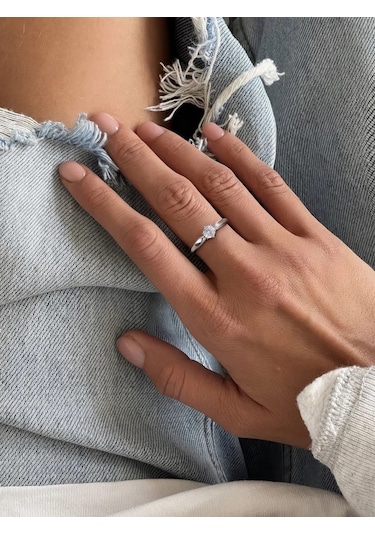 Soul Story 925 Ayar Gümüş Taşlı Zarif Nişan Yüzüğü 205050370 Beyaz