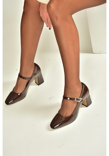 Fox Shoes V250670708 Kahverengi Rugan Kalın Topuklu Kadın Ayakkabı Kahverengi