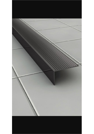 L Model Metal Merdiven Basamak Profili Çıtası Köşebent Bitim Profil Siyah 4cm 2cm 1,35m -