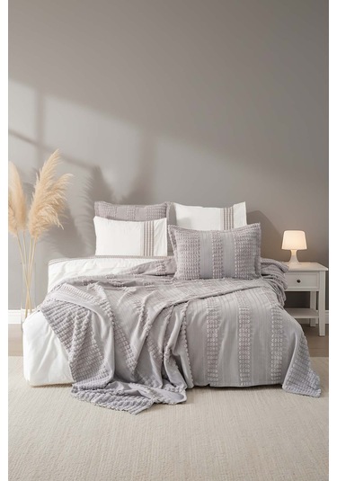 Maisa Gri Nakışlı Çift Kişilik Nevresimli Pike Seti - 7 Parça Çeyiz Seti Gri