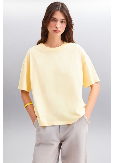 GRIMELANGE Jemmy Kadın %100 Organik Pamuk Relaxed Fit Yırtmaçlı Yuvarlak Yakalı Sarı T-shirt Sarı