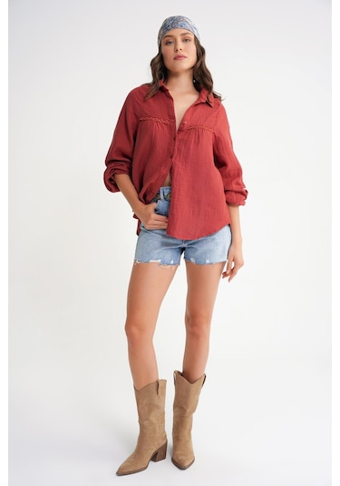 4677 Kadın Dantel Detaylı Müslin Gömlek Kızılcık Kızılcık