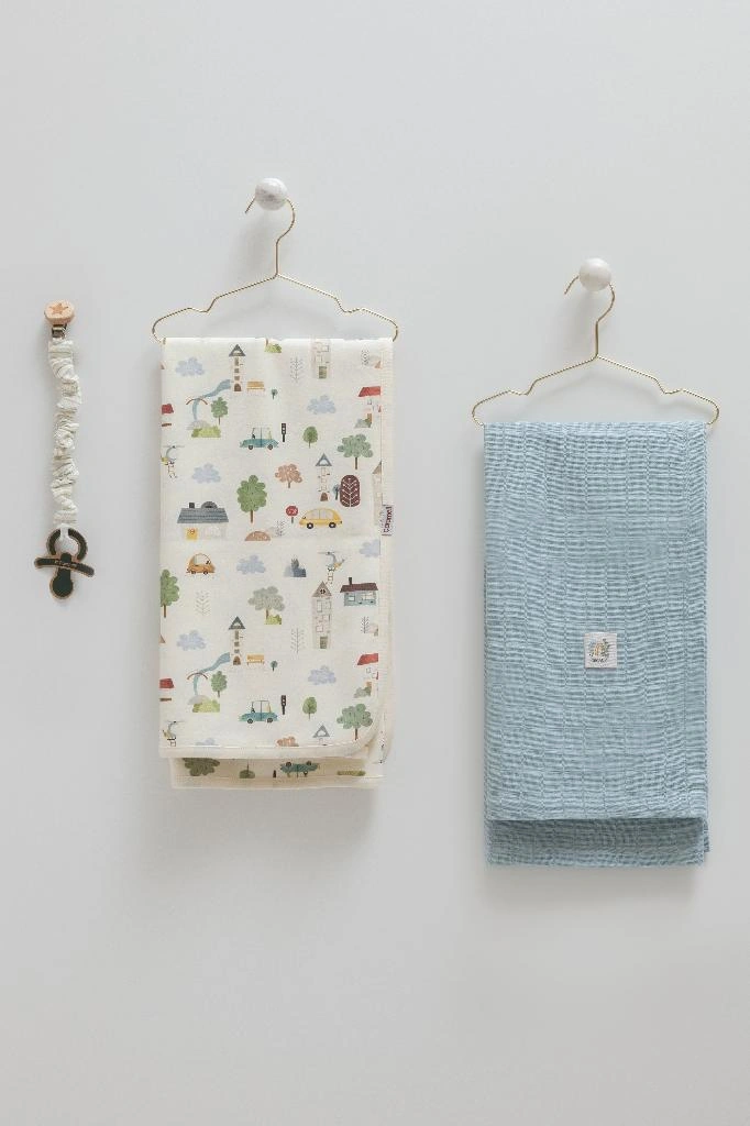 Caramell 3'lü Bebek Seti Pamuk 80-90 CM 1 Müslin Battaniye + 1 Penye Battaniye + Emzik Askısı Hediyelik Mint Crml.mnt.bte2205 Mint