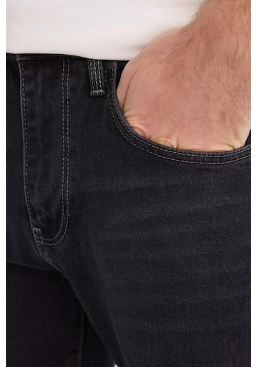 DeFacto Slim Tapered Fit Dar Kalıp Normal Bel Daralan Paça Jean Pantolon D8748AX25SPNM40