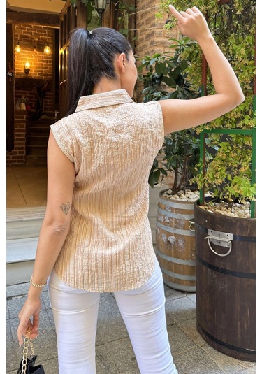 Kadın Bej Çizgili Desen, Dokulu Bodrum Kumaş, Kolsuz Rahat Gömlek Bej