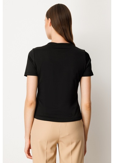 On Kadın Sıfır Yaka Kısa Kol Basic Bluz 61334 Siyah Siyah