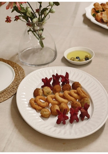 The Mia Grande Servis Tabağı Beyaz 50x37 Cm