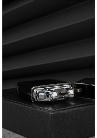 Silvio Monetti Metalik Renk Kapaklı Şarjlı Çakmak 24csm22108ar04