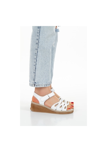 İç Dış Hakiki Deri Lazer Desenli Beyaz Kadın Sandalet Beyaz