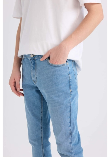 DeFacto Pedro Slim Fit Dar Kalıp Normal Bel Dar Paça Jean Pantolon D8583AX25SPNM39 DeFacto Pedro Slim Fit Dar Kalıp Normal Bel Dar Paça Jean Pantolon D8583AX25SPNM39