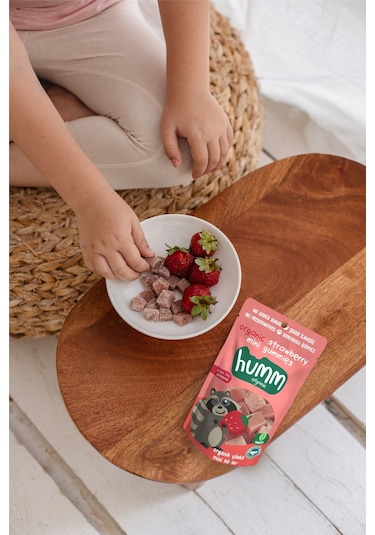 Humm Organic Organik Çilekli Vegan Mini Küpler 3 x 30 G
