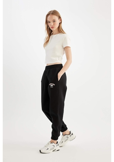 Defacto Coool Basic Beli Paçası Lastikli Cepli Jogger Eşofman Altı Z7072AZ24WNBK81 Siyah Defacto Coool Basic Beli Paçası Lastikli Cepli Jogger Eşofman Altı Z7072AZ24WNBK81 Siyah