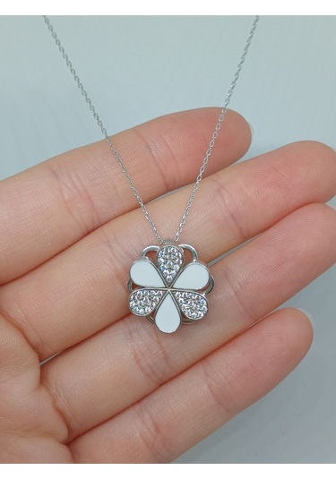 Dönen Mineli Taşlı Beyaz Çiçek Figürlü 925 Ayar Gümüş Kolye Hareketli Ve Zarif Tasarım Gümüş