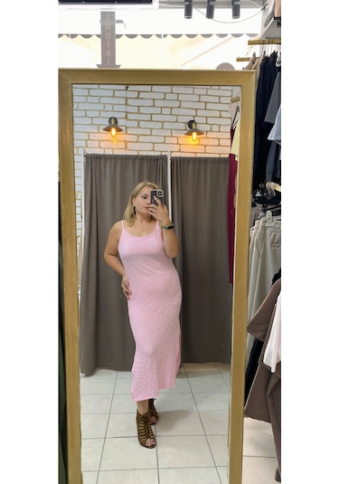 Tuba Toptaş Yırtmaçlı Gofre Elbise Pembe