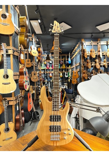 B04-n 4 Telli Bass Gitar